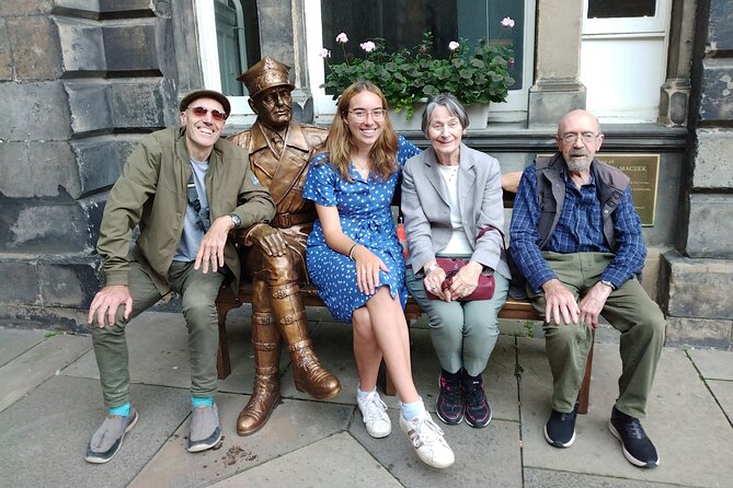 Edinburgh: The People's Story - Private Walking Tour - From Castlehill to Edinburgh Old Town: what you’ll learn on the first 20 minutes