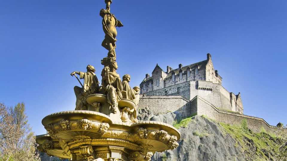 Edinburgh: The Royal City Tour from London - Edinburgh highlights you’ll actually recognize from the bus route