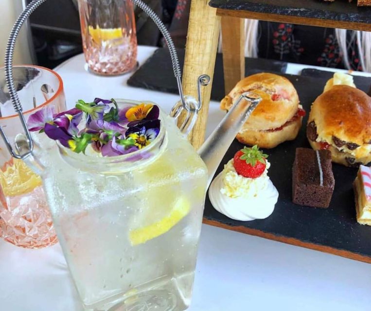 Edinburgh: Vintage Bus Tour with Afternoon Tea or Gin - Vintage Routemaster + Afternoon Tea: The Real Hook