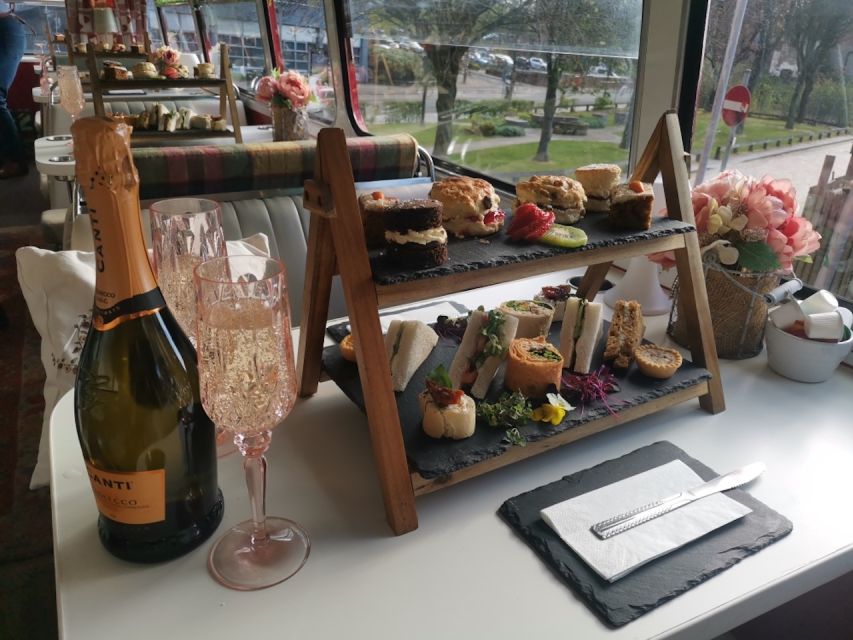 Edinburgh: Vintage Bus Tour with Afternoon Tea or Gin - Unlimited Tea and Coffee, Plus That First Prosecco Sip