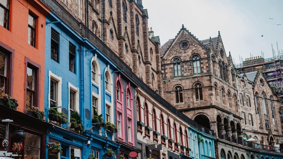 Edinburgh Walking Tour with a Local - Historic closes: where the stories get specific