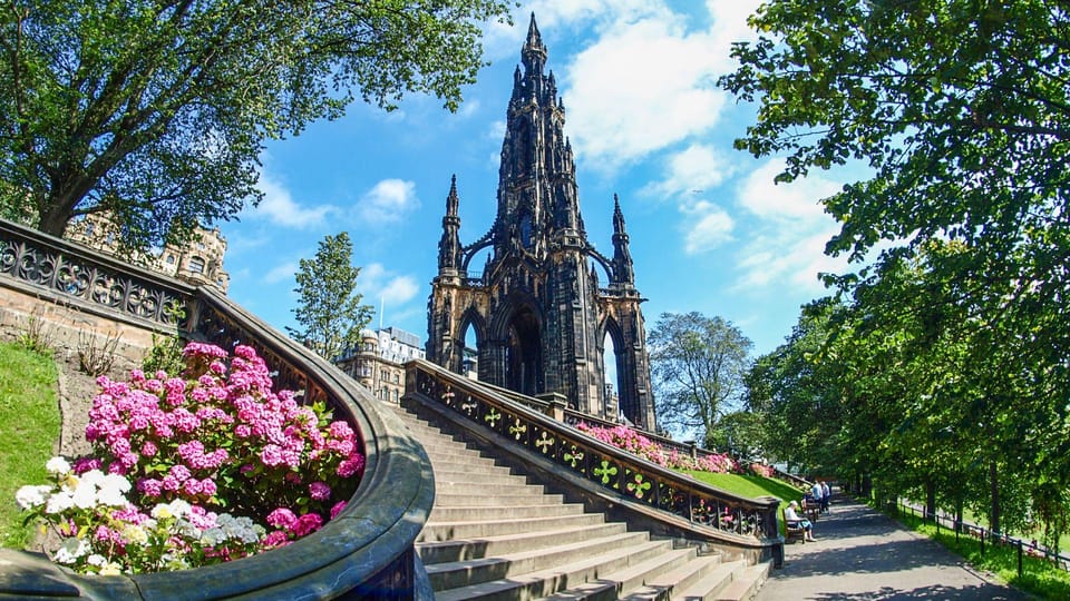 Edinburgh Walking Tour with a Local - Old Town to New Town: the city’s personality in motion