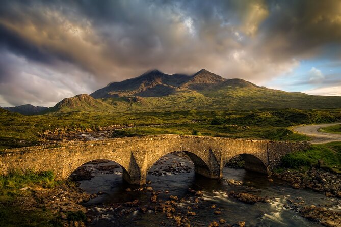 Edinburgh:5-Day Isle of Skye, Inverness & Loch Ness Tour w/Hostel - Loch Ness shores, Beauly Priory, Culloden, and Clava Cairns