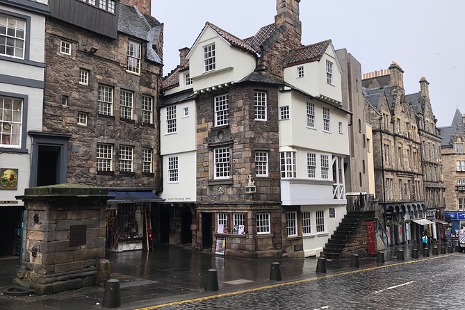 Essential Walking Tour of Edinburgh's Old Town - Why the Greyfriars-to-Holyroodhouse route makes Edinburgh click