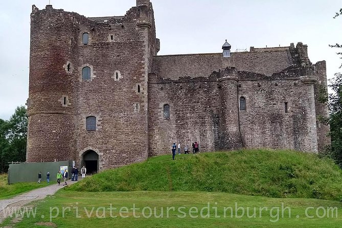 Five Outlander locations , Outlander film locations tour - Your Day-Plan in Plain English: Castles, Palaces, and One Real Town
