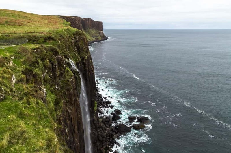 From Edinburgh: 6-Day Isle of Skye and Hebridean Hopper Tour - Dun Carloway and the Blackhouse Village: real island life