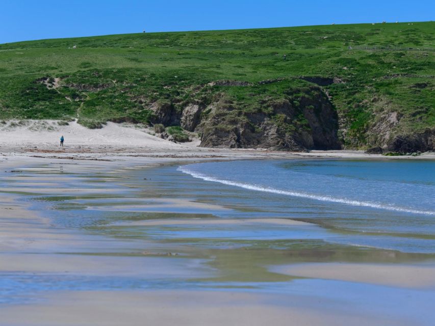 From Edinburgh: 6-Day Shetland & Nothernmost Explorer - St Ninian’s Ayre and the Eshaness cliffs: when the coast sets the pace