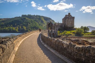 From Edinburgh: Isle of Skye and Outer Hebrides 6-Day Tour - Day 1: Stirling Castle, Glen Coe, and the Inverness + Loch Ness mood