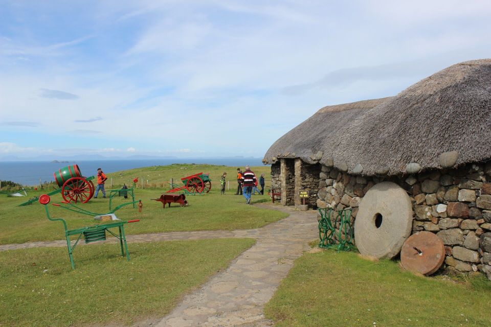 From Edinburgh: Isle of Skye and Outer Hebrides 6-Day Tour - Day 3: Dun Carloway, Blackhouse Village, and the Butt of Lewis lighthouse