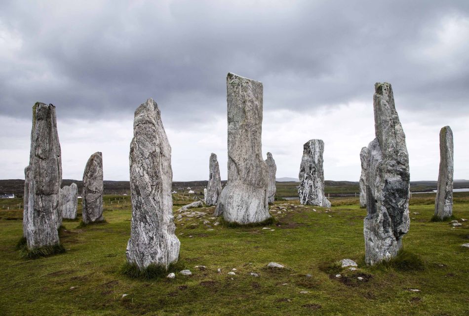 From Edinburgh: Outer Hebrides & Isle of Skye 6-Day Tour - Where you sleep: en suite B&B rooms, plus the 20–30 minute walk reality