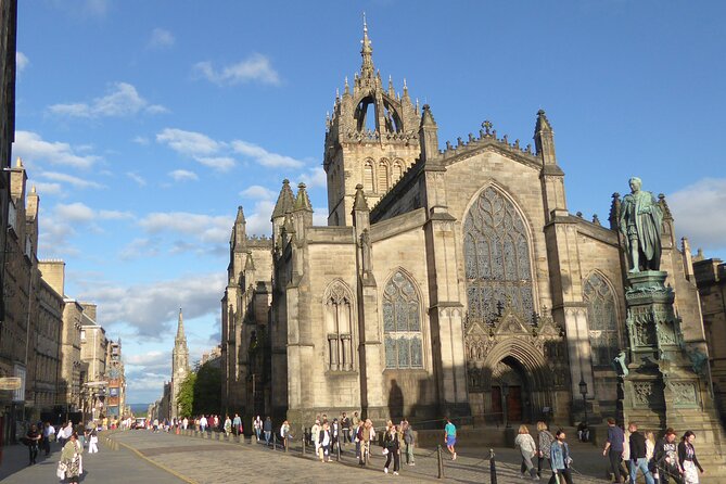 Fun, Flexible Treasure Hunt Around Edinburgh with Cryptic Clues & Hidden Gems - Who This Treasure Hunt Game Is Best For