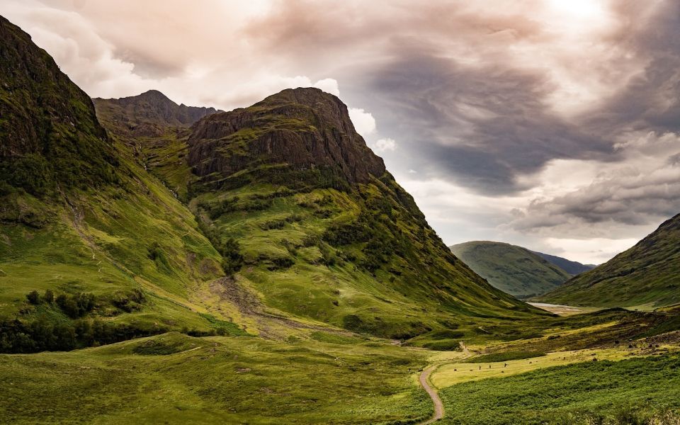 Glasgow: 2-Day Eilean Donan, Loch Ness & Glenfinnan Tour - Day One: Loch Lomond, Luss, and Rest and Be Thankful