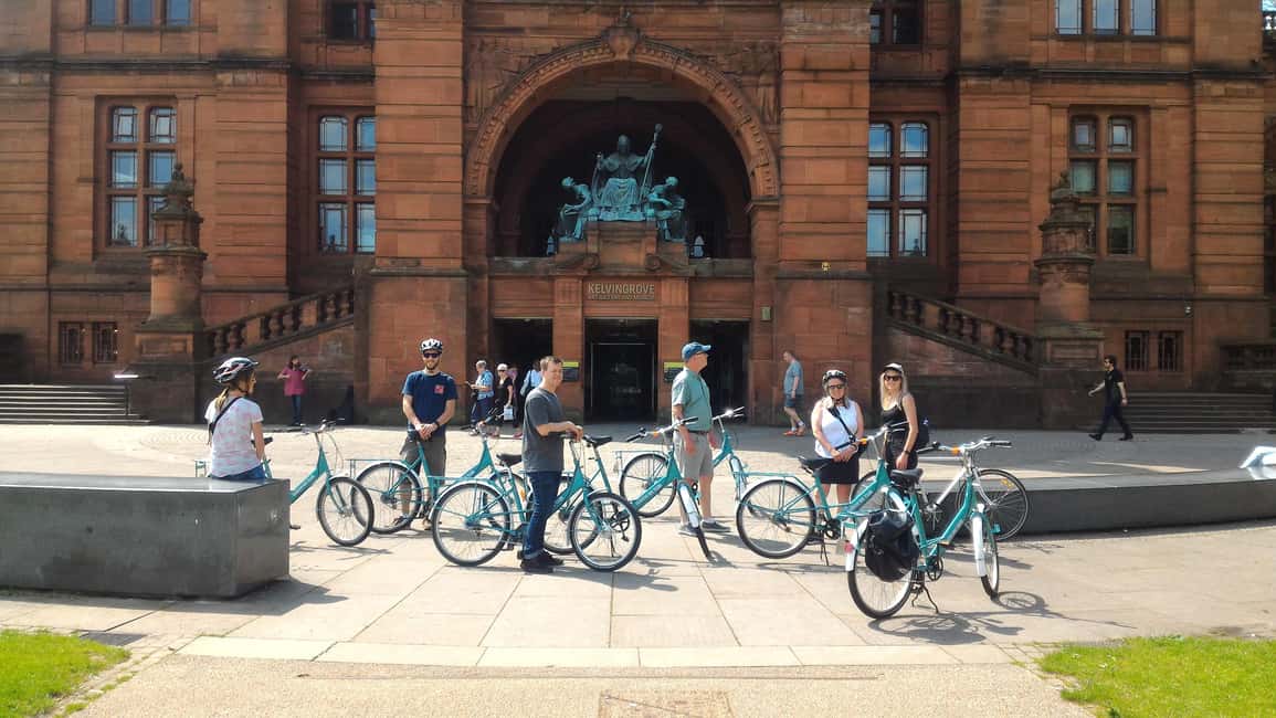 Glasgow: City, Green spaces and Clyde Bridges Bike Tour - Glasgow Green Stops: People’s Palace and the Doulton Fountain