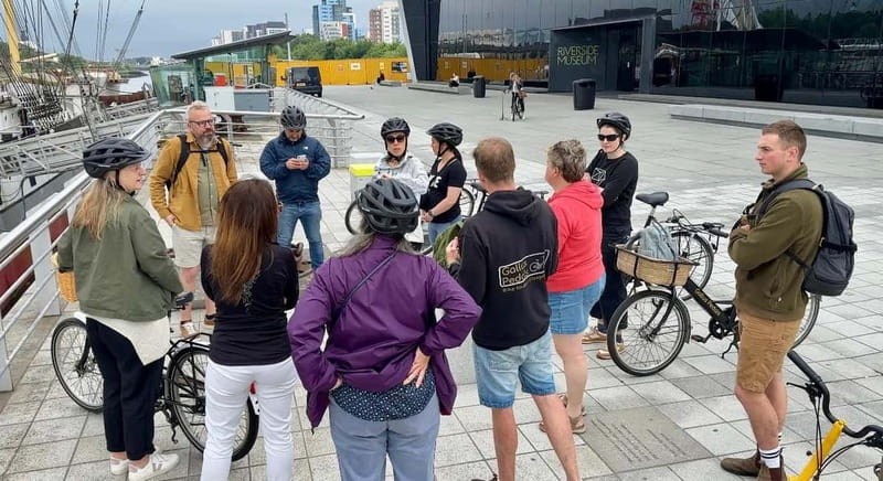 Glasgow: City Highlights Guided Bike Tour - The first roll-out: quick safety, then real Glasgow
