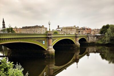 Glasgow in a Day: Family-friendly Private Day Tour from Edinburgh - Glasgow Cathedral: a fast, meaningful first stop