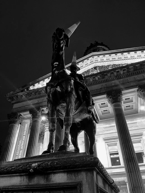 Glasgow: Scottish Rogue Whisky Pub Crawl - The secret stop: stories that connect whisky to place