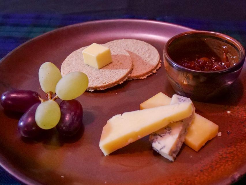 Glasgow: Whisky tasting and Scottish Cheeseboard - Scottish Cheeseboard with Isle of Mull Cheeses (and What It Means)