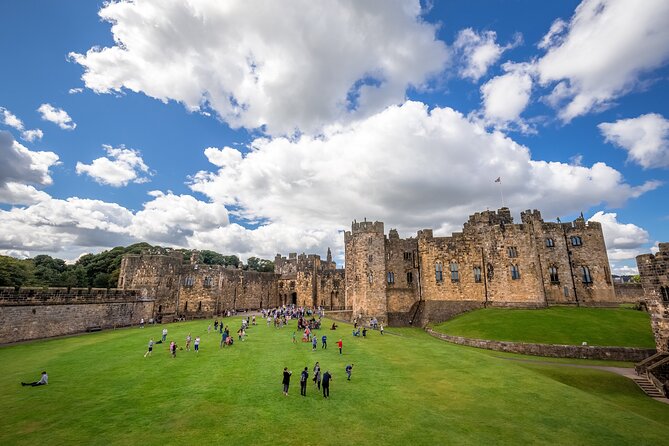 Harry Potter's Alnwick Castle and Scottish Borders Day Trip - The Drive Is Part of the Entertainment: Guides, Jokes, and Border Stories