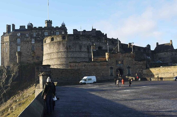 Highlights from the Royal Mile: A Self-Guided Audio Tour - From the Witches Well to Edinburgh Castle’s Early Days