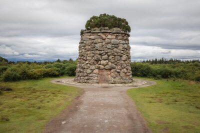 Inverness: Loch Ness Cruise, Castle, and Outlander Tour - The 30-Minute Loch Ness Cruise and Urquhart Castle Ruins