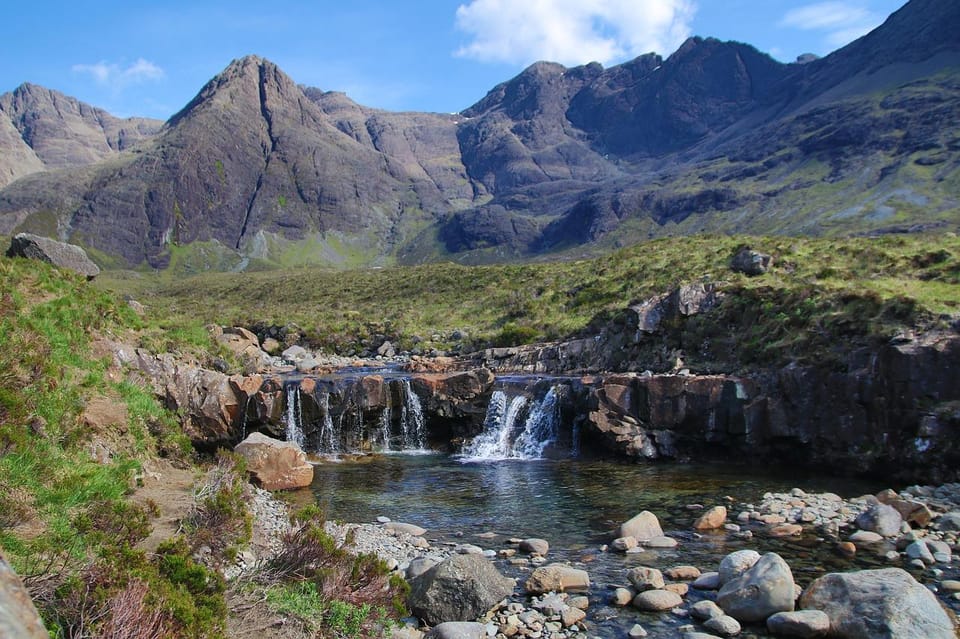 Isle of Skye: Online Road Trip Travel Guide - Dunvegan and the Sleat Peninsula: sea views with a slower pace
