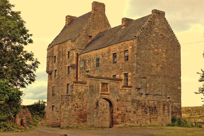 Jamie Fraser Outlander tour to Lallybroch tours Edinburgh - Price, Group Size, and What $605.56 Per Group Actually Buys
