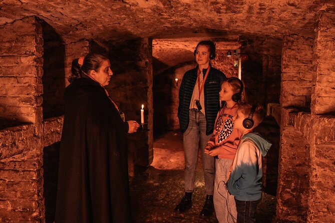 Kids Multi-Sensory Underground Vaults Tour in Edinburgh - The Multi-Sensory Setup: TourTalk and Hand-Picked Sounds