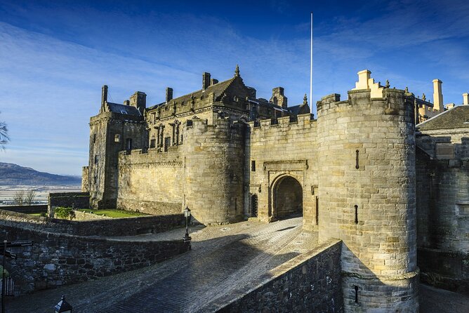 Loch Lomond National Park, Stirling Castle and the Kelpies Tour - Stop 1: The Kelpies and The Helix for a 30-Minute Photo Hit