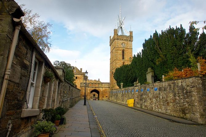 On the Trail of Mary Queen of Scots Private Tour in a Minivan from Edinburgh - Stirling Castle: Mary’s Life Starts Where the Crown Matters