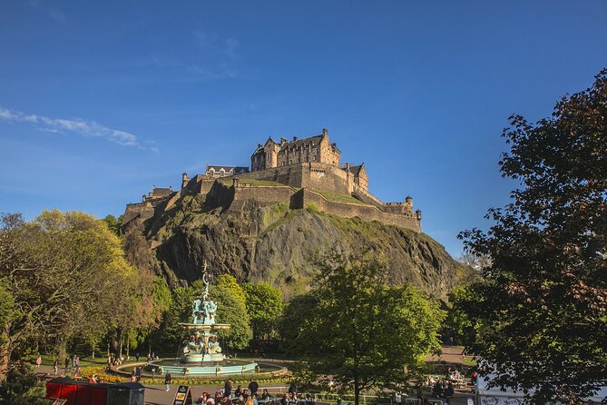 Private 4h Walking Tour in Edinburgh with Edinburgh Castle Tour - John Knox House: A Quick Stop With Historic Weight