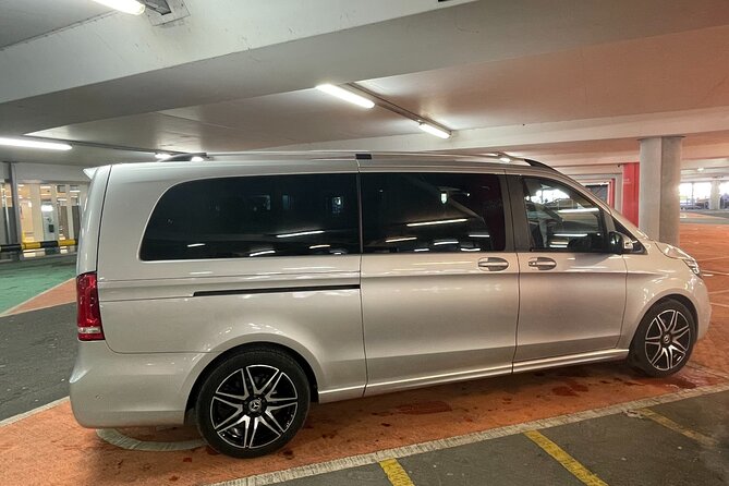 Private Airport Transfer from Edinburgh airport to Glasgow - The Simple Perk: A Chauffeur Who Finds You First