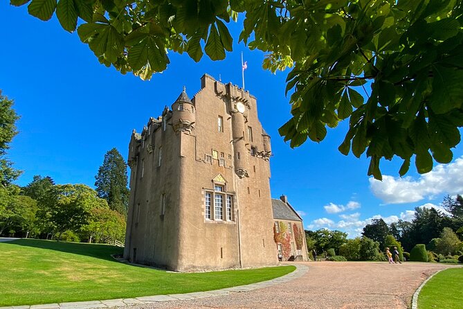Private Balmoral Glamis Dunnottar Castles Tour from Aberdeen - Royal Lochnagar Distillery: Swap in Whisky for One Castle Stop