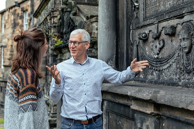 Private City Kickstart Tour: Edinburgh - Starting at Loch Ness Discovery Centre: a practical meeting point