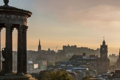 Private Custom Tour with a Local Guide in Edinburgh - Getting your bearings with a real walking plan