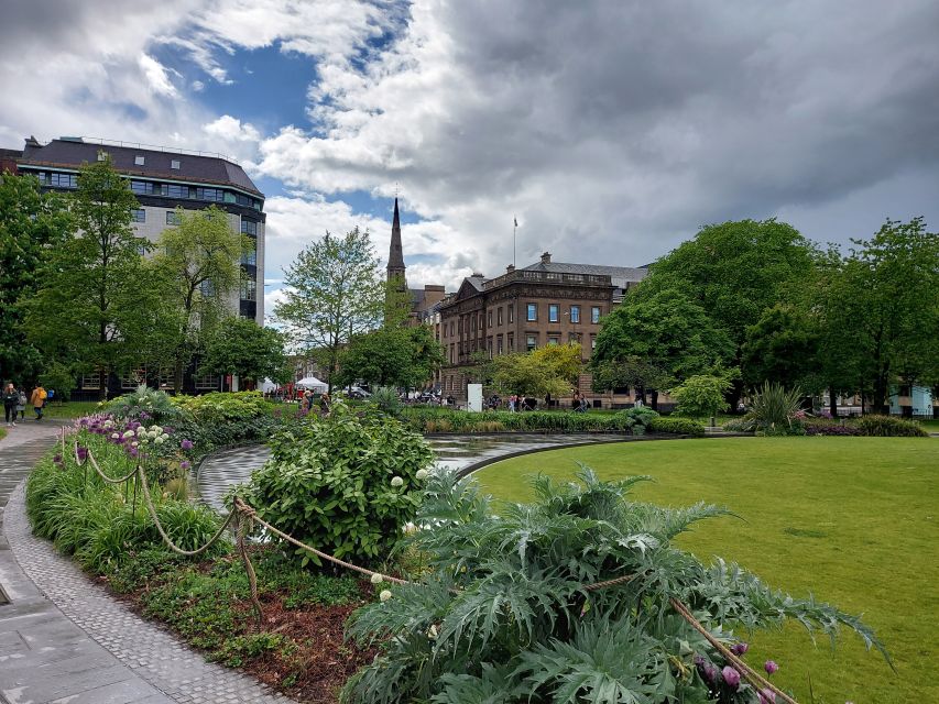 Private Discovery Tour: Edinburgh's Strange & Secret History - Old Town streets and monuments with legend-level storytelling