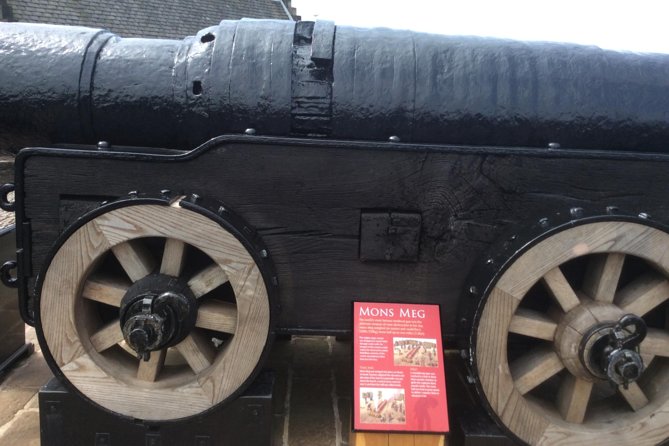 Private Edinburgh Castle Tour - Entering the castle smarter: reserved tickets and avoiding the queue grind