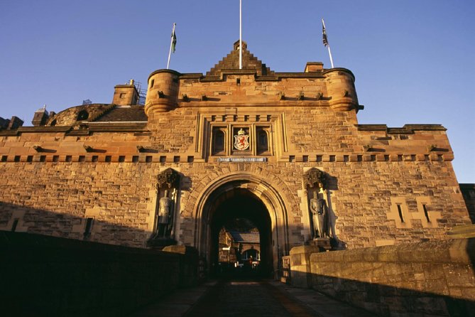 Private Edinburgh Castle Tour - Where you meet: Royal Mile start, central hotel pickup, no cruise terminal access