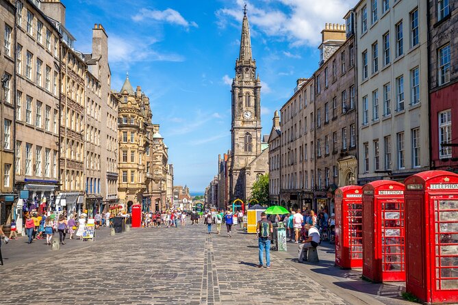 Private Half Day Tour of Edinburgh in a Black Cab - Palace of Holyroodhouse in 20 Minutes: Residence, Not Just a Monument