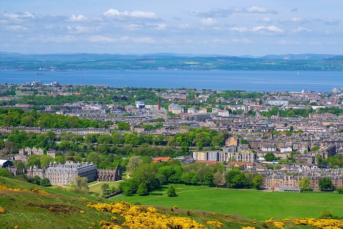 Private Half Day Tour of Edinburgh in a Black Cab - Calton Hill for Photos: The City View Intermission