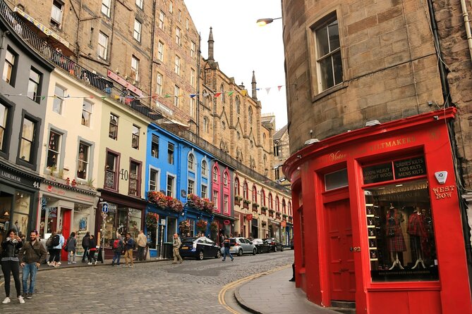 Private Half Day Tour of Edinburgh in a Black Cab - St Giles Cathedral Outside in 20 Minutes: Gothic Details Without the Ticket Hassle