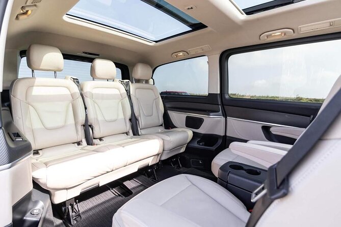 Private luxury transfer from Edinburgh Airport to Edinburgh - Where the Transfer Starts: Getting Found Fast at Edinburgh Airport