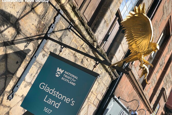 Private Old Town, Edinburgh Walking Tour - Old Houses and Museums: What You See Is Often Only Half the Story