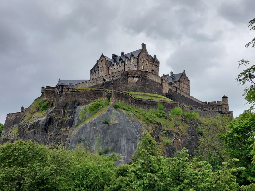 Private tour: History and Mystery in Edinburgh's Old Town - St Giles’ Cathedral: the sacred anchor in the middle of the city