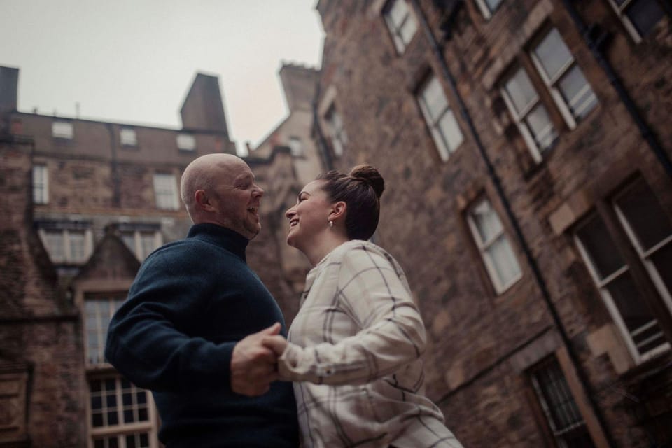Romantic Photoshoot Experience for Couples in Edinburgh - Getting to the Meeting Point (North Bridge or Hilton Carlton)