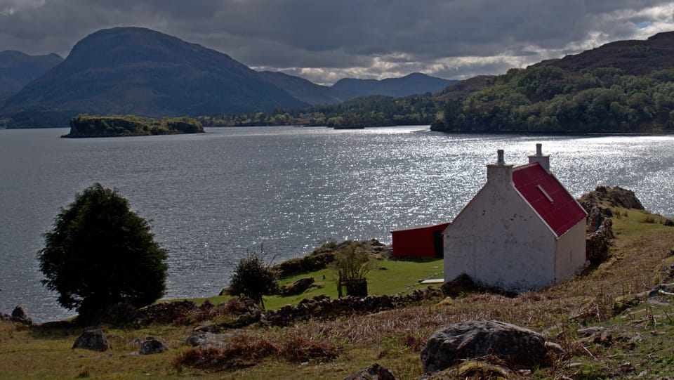 Scotland's North Coast Online Roadtrip Travel Guide - Castles on the Route: Dunrobin, Castle of Mey, Eilean Donan