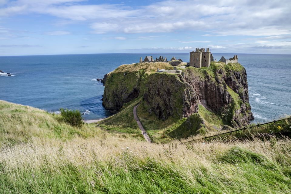 Scottish Highlands 4-Day Castle Tour From Edinburgh - Day 2: Royal Deeside Castles, Castle Fraser Gardens, and Crathes’s Haunted Reputation