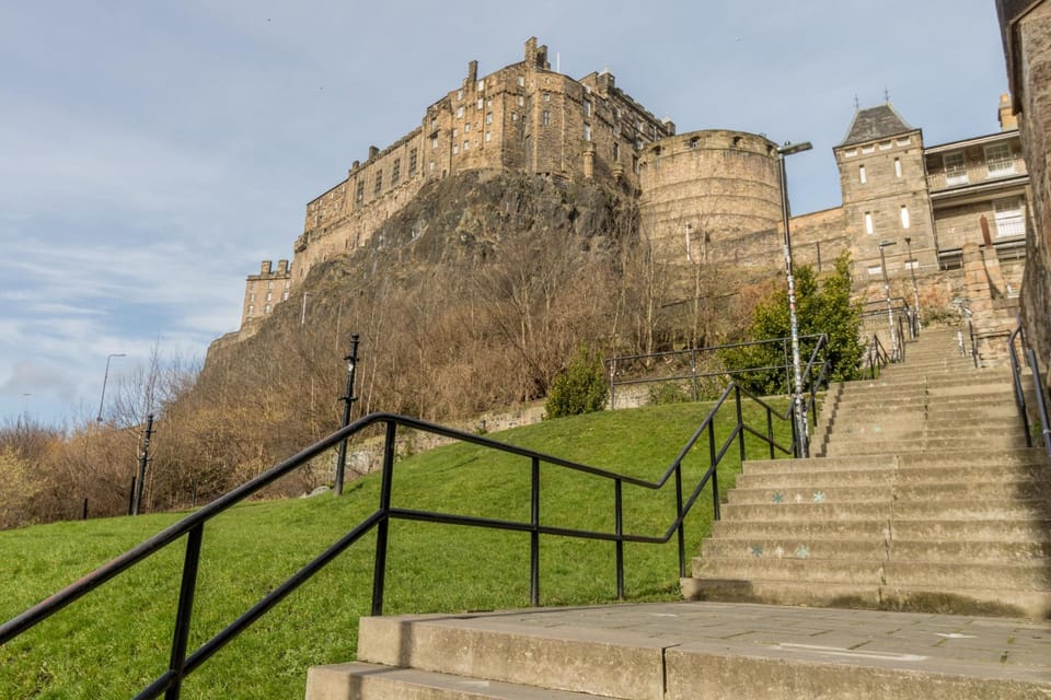 Skip-the-line Edinburgh Castle with Old Town Walking Tour - Skip-the-line reality check: you save time, but security still exists