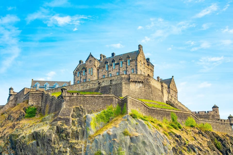 Skip-the-line Edinburgh Castle with Old Town Walking Tour - The Royal Mile plus St Giles’ Cathedral: quick orientation with real atmosphere