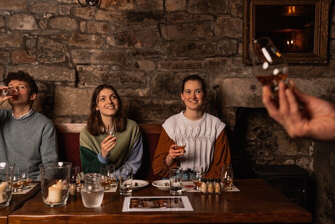 Small Group Edinburgh Whisky Tour and Tasting - TourTalk Audio on the Walk: Help, Headphones, and Timing