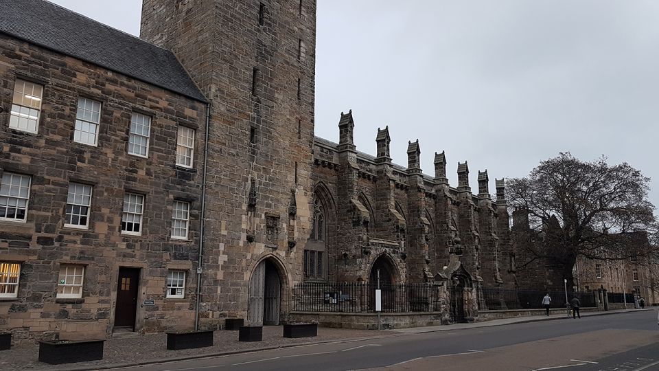 St Andrews: 90-Minute Historical Walking Tour - St Leonards School and the Pends: small passes, big stories